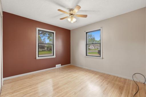 909 Selby Avenue, Saint Paul Park, MN 55071