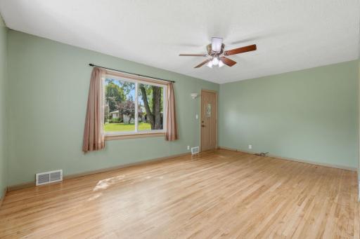 909 Selby Avenue, Saint Paul Park, MN 55071