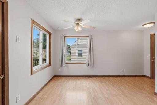 909 Selby Avenue, Saint Paul Park, MN 55071