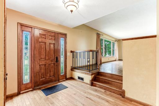 7033 Courtly Road, Saint Paul, MN 55125