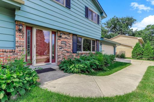 7033 Courtly Road, Saint Paul, MN 55125