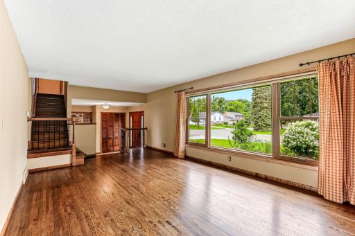 7033 Courtly Road, Saint Paul, MN 55125