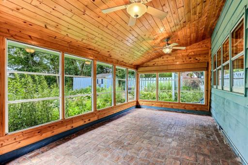 7033 Courtly Road, Saint Paul, MN 55125