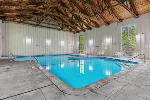 Clubhouse Indoor Pool2