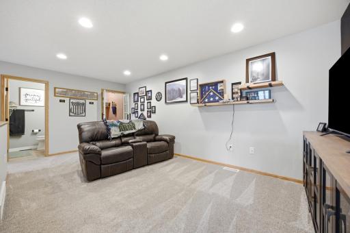 430 19th Avenue W, F, West Fargo, ND 58078