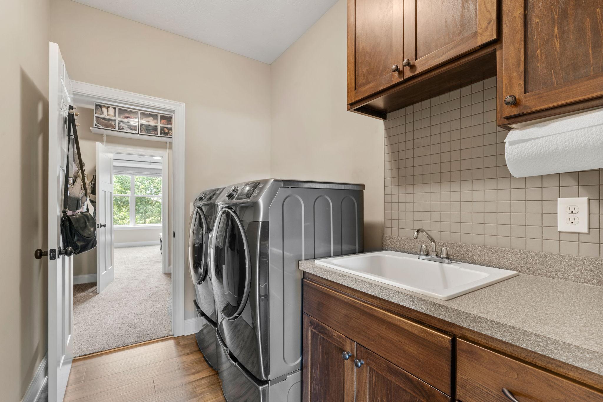 2 access point to laundry room- super convenient!