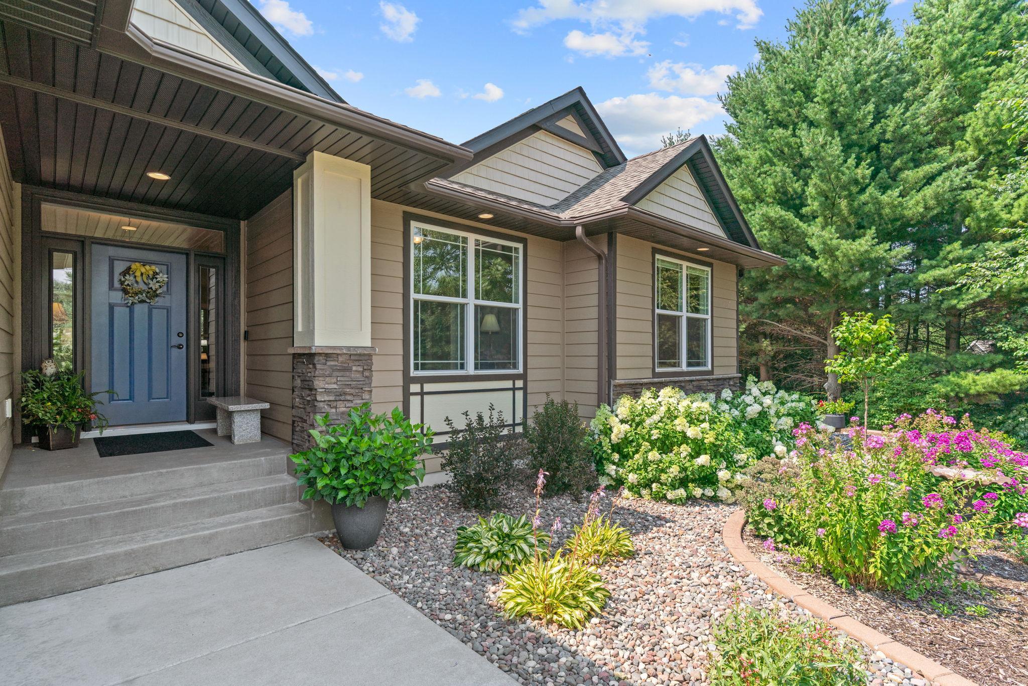 4-web-or-mls-28642 119th St NW-4.jpg
