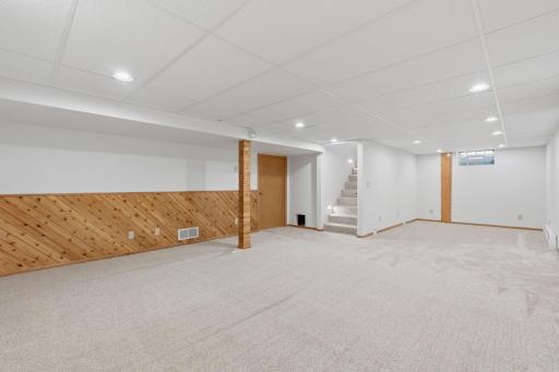2145 County Road E E, Saint Paul, MN 55110