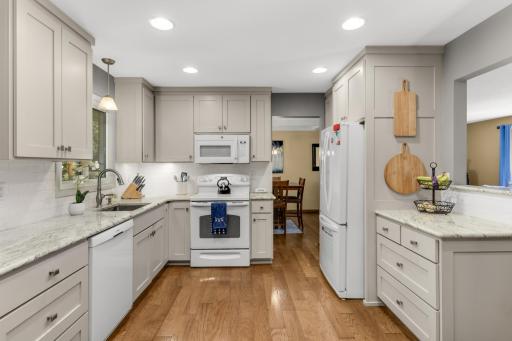 7660 Heritage Road, Eden Prairie, MN 55346