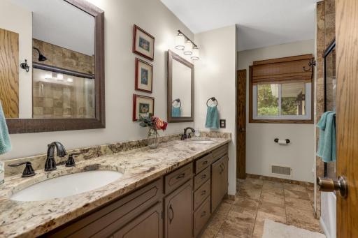 7660 Heritage Road, Eden Prairie, MN 55346