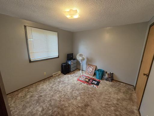 702 Glenview Drive, Albert Lea, MN 56007