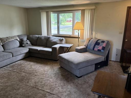 702 Glenview Drive, Albert Lea, MN 56007