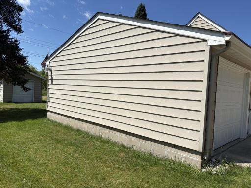 702 Glenview Drive, Albert Lea, MN 56007