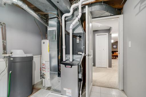 High efficiency Lennox furnace replaced recently
