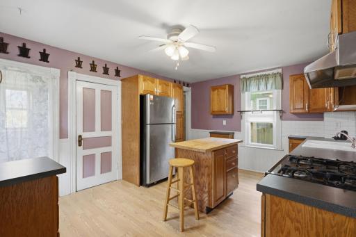 1131 Woodbridge Street, Saint Paul, MN 55117