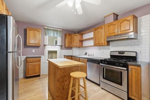 1131 Woodbridge Street, Saint Paul, MN 55117