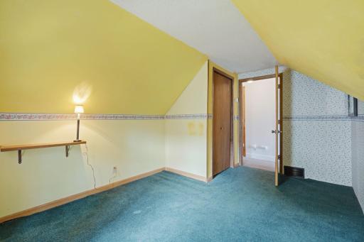 1131 Woodbridge Street, Saint Paul, MN 55117