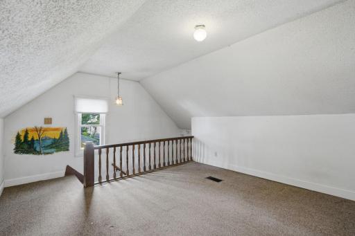 1131 Woodbridge Street, Saint Paul, MN 55117