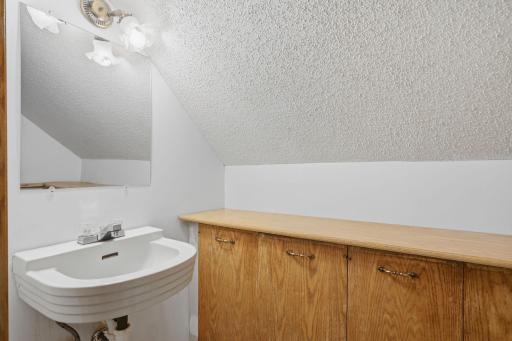 1131 Woodbridge Street, Saint Paul, MN 55117