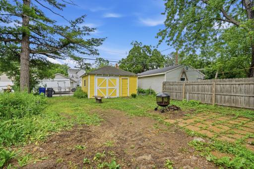 1131 Woodbridge Street, Saint Paul, MN 55117