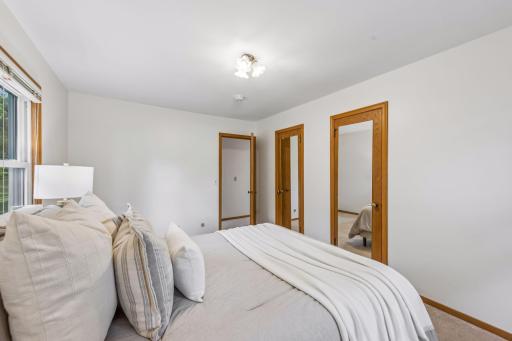 512 Mission Road W, Minneapolis, MN 55420