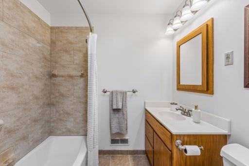 512 Mission Road W, Minneapolis, MN 55420