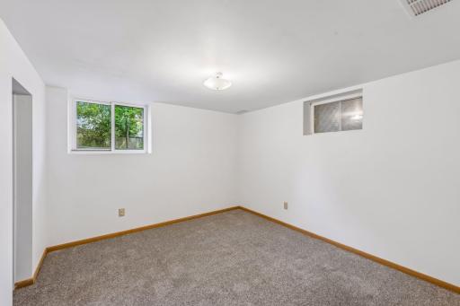 512 Mission Road W, Minneapolis, MN 55420