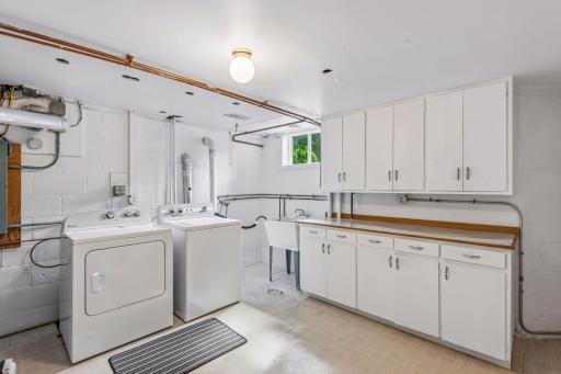 512 Mission Road W, Minneapolis, MN 55420