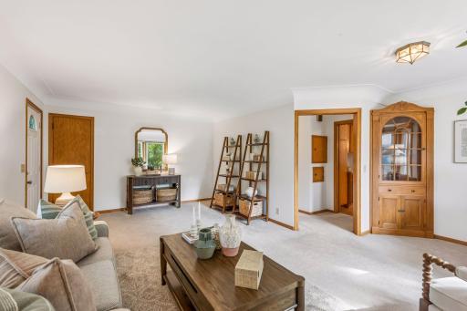 512 Mission Road W, Minneapolis, MN 55420