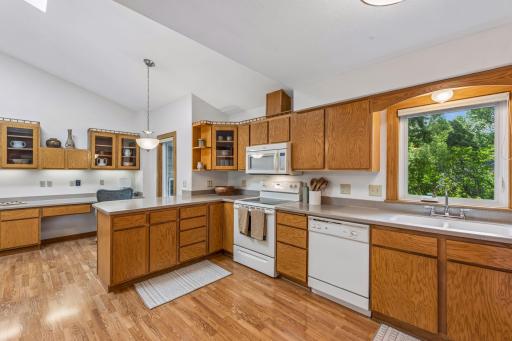 512 Mission Road W, Minneapolis, MN 55420