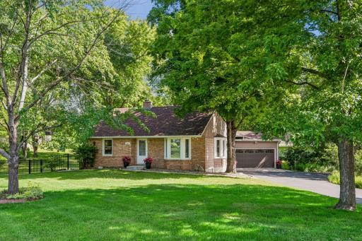 512 Mission Road W, Minneapolis, MN 55420