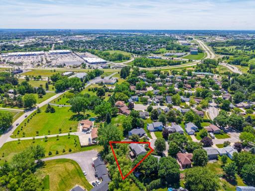 3851 Newport Lane NW, Rochester, MN 55901
