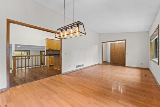 1306 Berry Ridge Road, Eagan, MN 55123