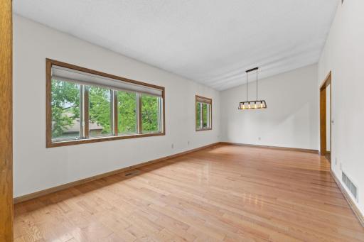 1306 Berry Ridge Road, Eagan, MN 55123