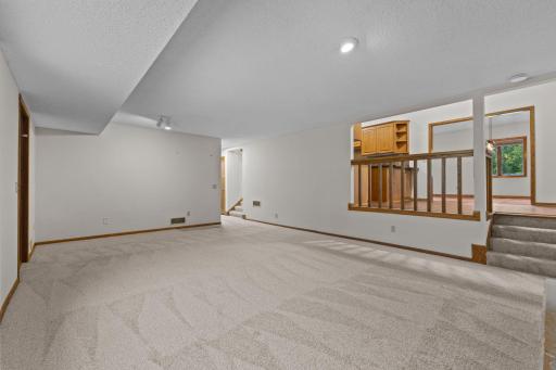 1306 Berry Ridge Road, Eagan, MN 55123