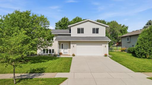 Photo for 212 Glen Ellen Drive, Mankato, MN 56001 - listing #7099874 212 Glen Ellen Drive, Mankato, MN 56001