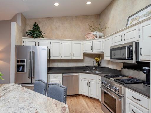493 Sterling Street S, Saint Paul, MN 55119