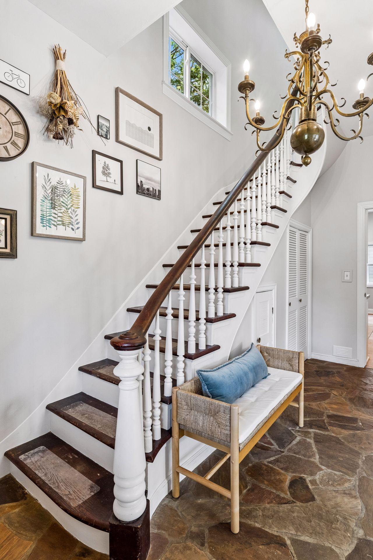 Foyer staircase