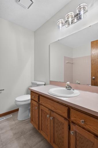 4142 Oakmede Lane, White Bear Lake, MN 55110
