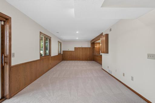 4142 Oakmede Lane, White Bear Lake, MN 55110