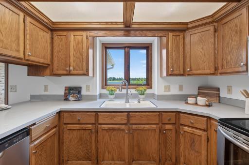 4142 Oakmede Lane, White Bear Lake, MN 55110