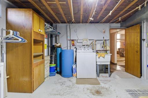 LL utility room