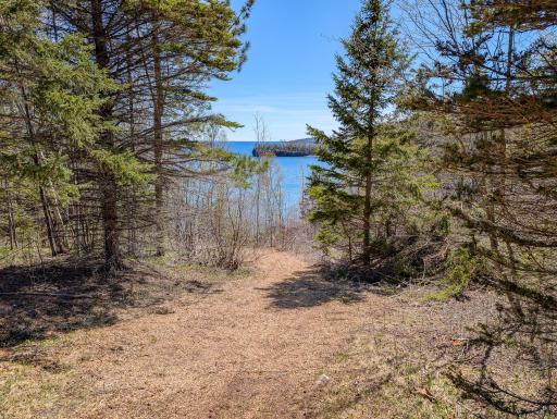 6076 Highway 61, Silver Bay, MN 55614