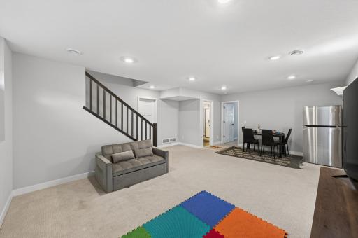18333 Glacier Way, Lakeville, MN 55044