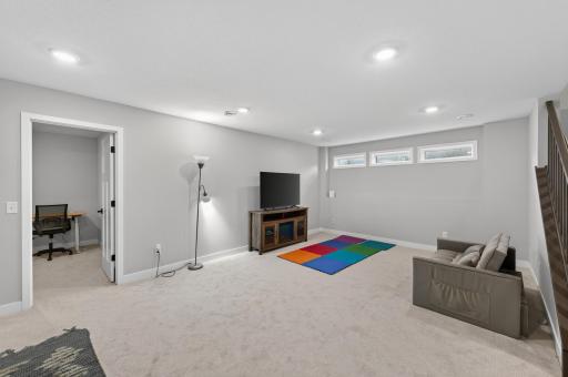 18333 Glacier Way, Lakeville, MN 55044