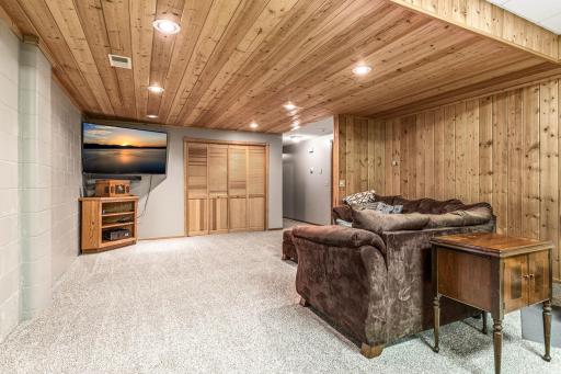 400 Creek Side Drive SE, Saint Michael, MN 55376
