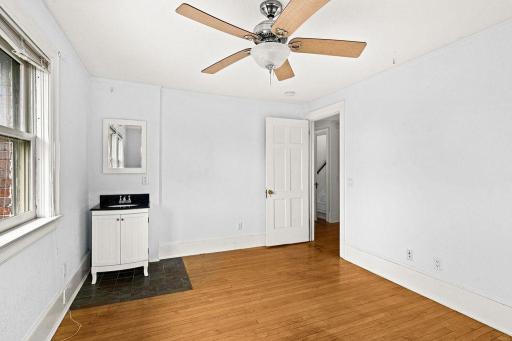 2711 E 8th Street, Duluth, MN 55812