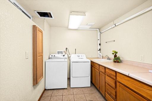 2711 E 8th Street, Duluth, MN 55812