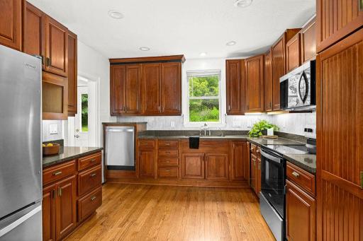 2711 E 8th Street, Duluth, MN 55812