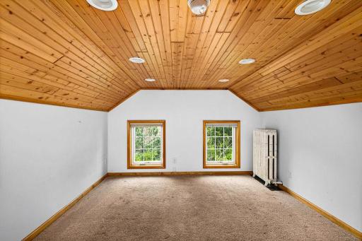 2711 E 8th Street, Duluth, MN 55812